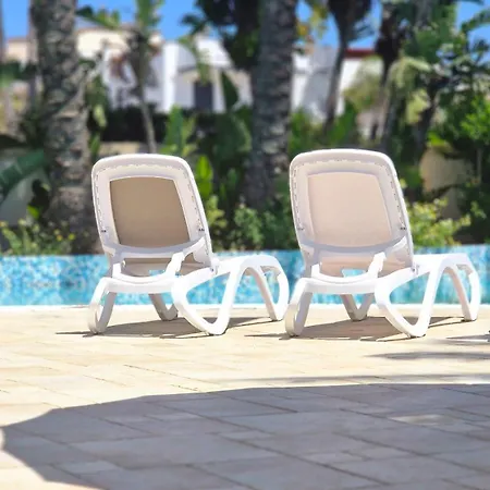 In With Pool - Free Wifi Apartman