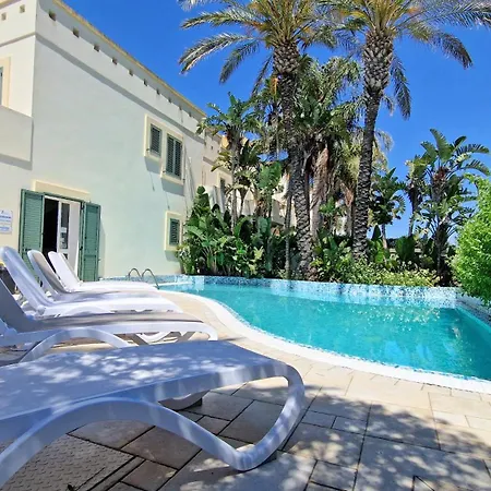 Apartment In With Pool - Free Wifi
