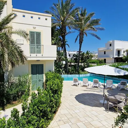 Apartment In With Pool - Free Wifi *